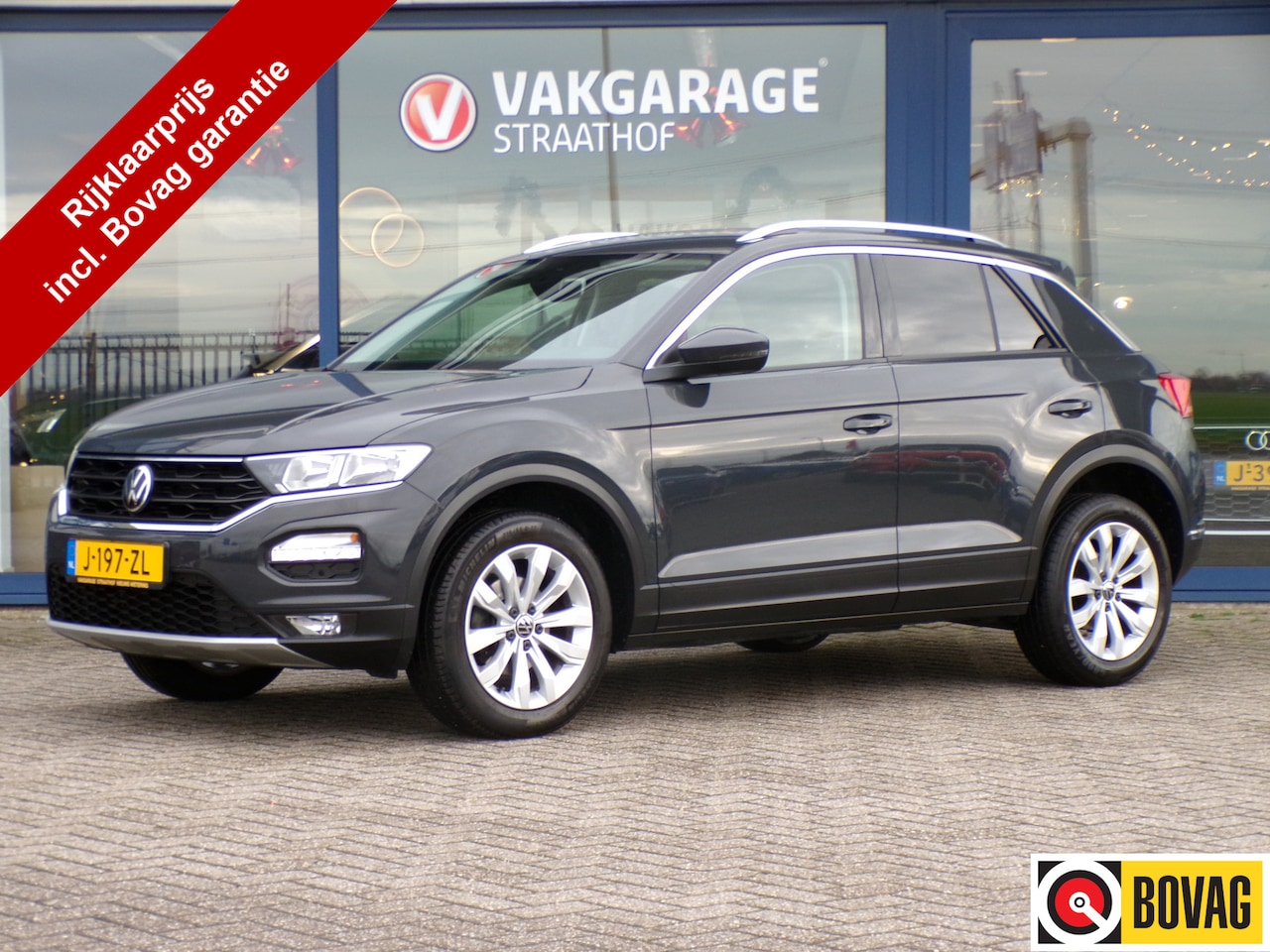 Volkswagen T-Roc - 1.5 TSI Style Business 1.5 TSI Style Business, Automaat / Trekhaak / Virtual Cockpit / Adaptive Cruise / Carplay - AutoWereld.nl