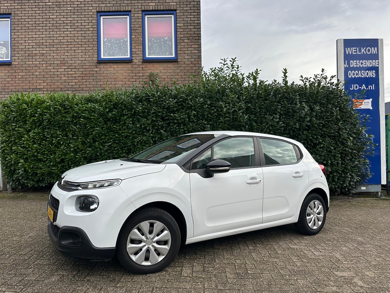 Citroën C3 - 1.2 PureTech Feel 105g Airco, Cruise C, Lmv, Trekhaak!!!! DONDERDAG 11-12 ZIJN WIJ GEOPEND - AutoWereld.nl