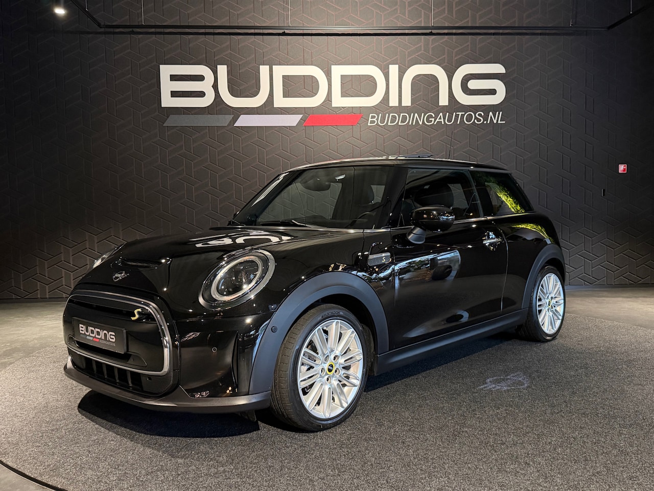 MINI Mini-Electric - MINI Electric 33 kWh | Pano | CarPlay | - AutoWereld.nl