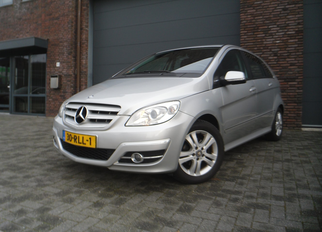 Mercedes-Benz B-klasse - 180 BlueEFFICIENCY Business CLass Airco LM Velgen APK 27-06-2026 - AutoWereld.nl