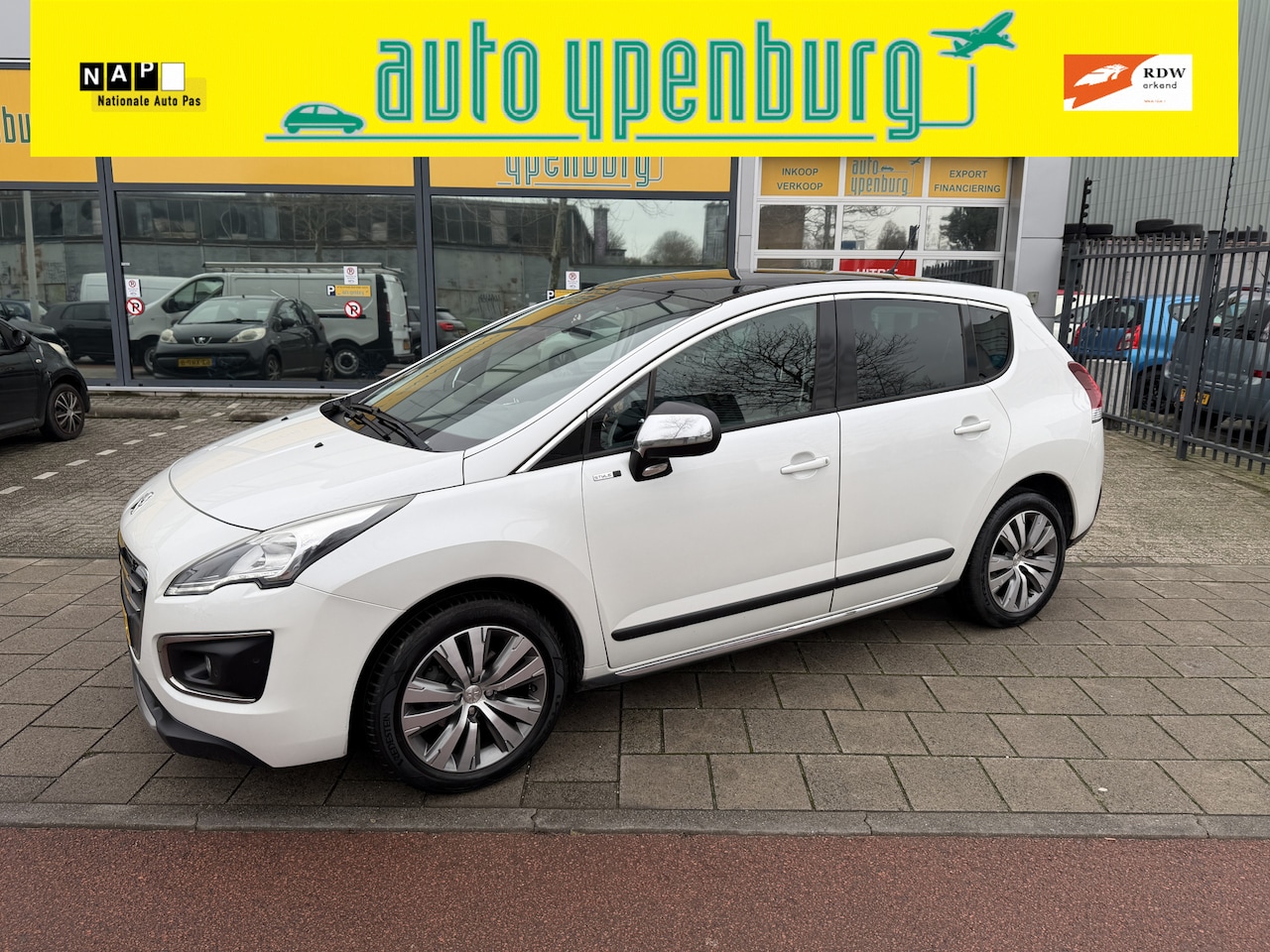Peugeot 3008 - 1.2 PureTech Style * 117.701 Km * Panoramadak * Navi * Climatronic * - AutoWereld.nl