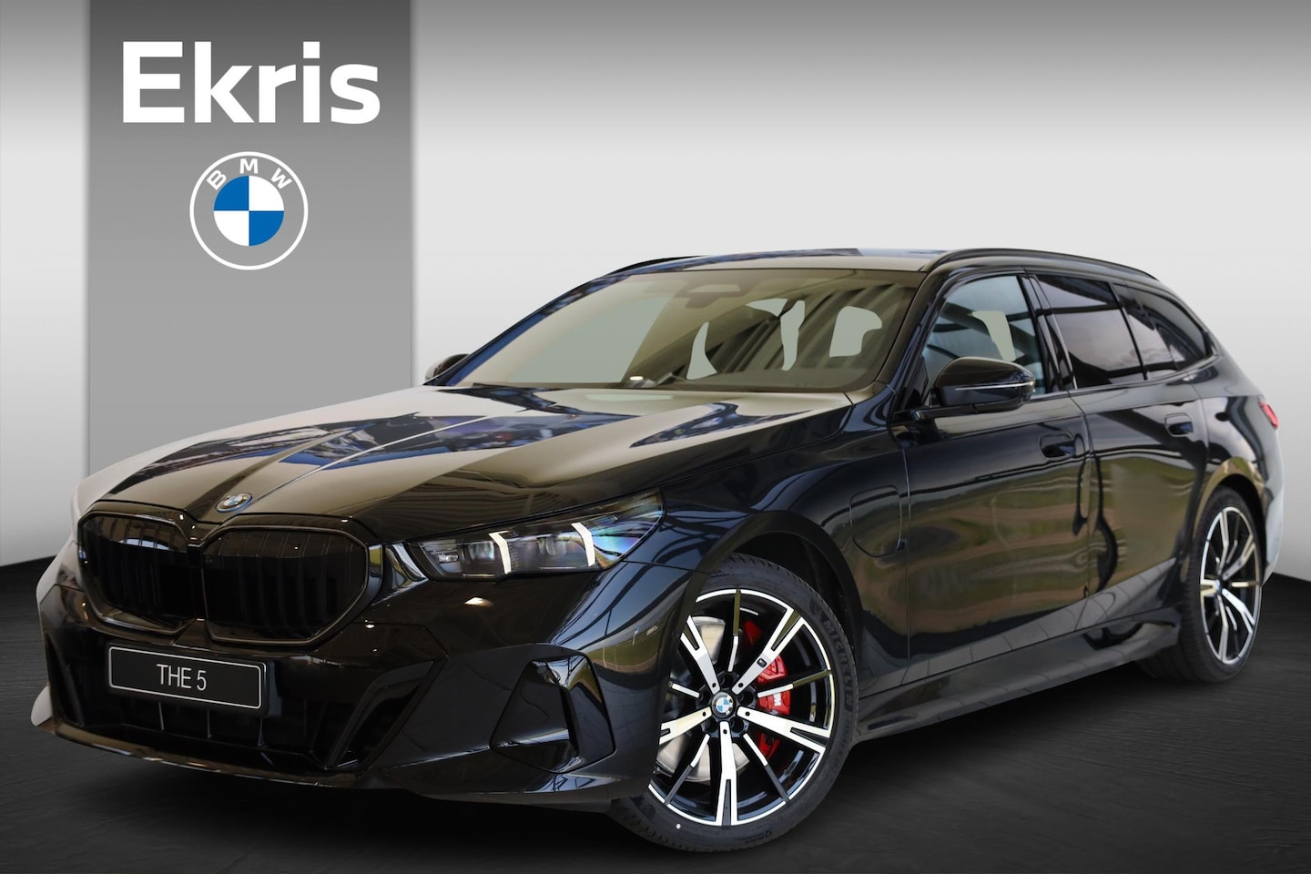 BMW 5-serie Touring - 550e xDrive M Sportpakket Pro | Panoramadak | Head-Up | Bowers & Wilkins | Driving Assista - AutoWereld.nl