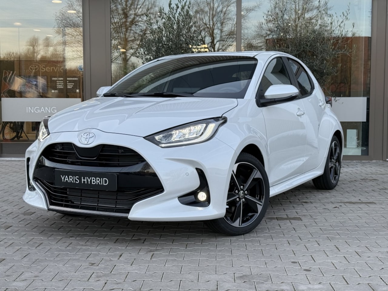 Toyota Yaris - 130 Hybrid Executive - AutoWereld.nl