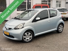 Toyota Aygo - 1.0-12V + | 5 drs. | Airco | Lage km