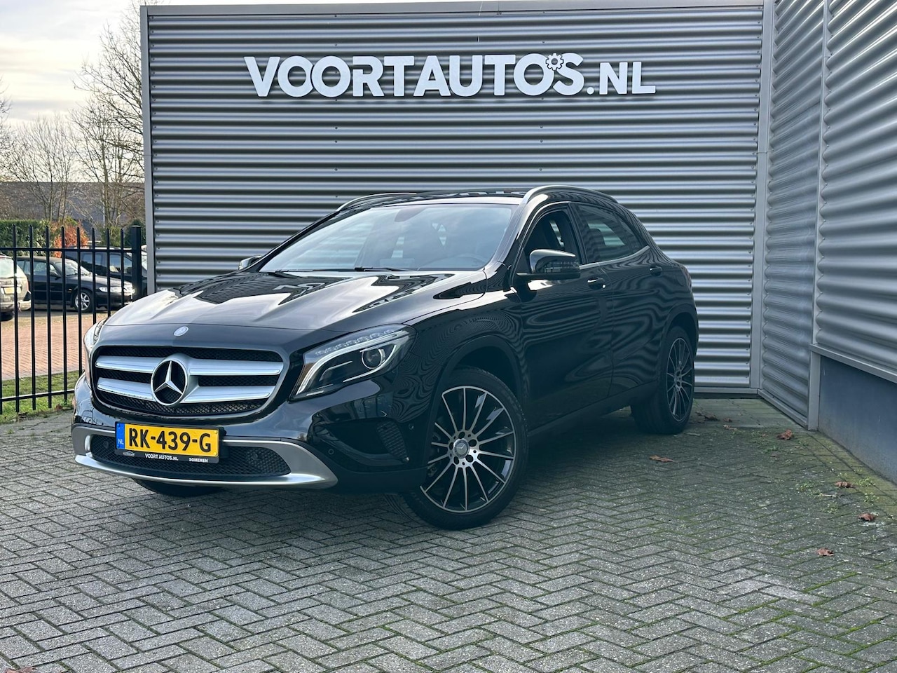 Mercedes-Benz GLA-Klasse - 180 Prestige | AUTOMAAT | NAVI | APPLE CARPLAY | HALF LEDER INT | LMV 19'' | PDC | - AutoWereld.nl