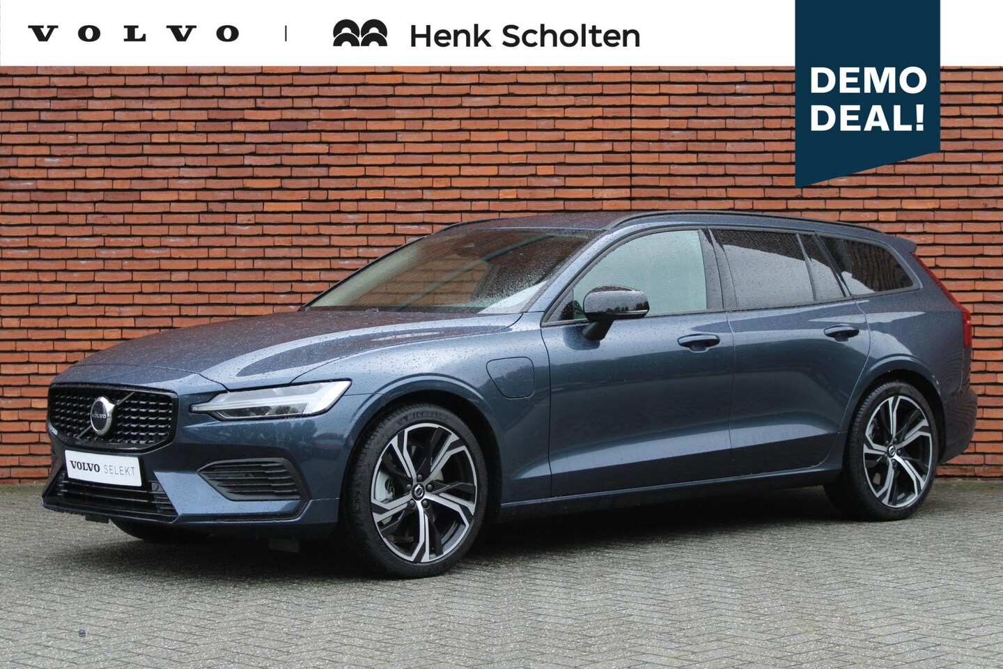 Volvo V60 - T6 Plug-in hybrid AWD Core | Verwarmbare voorstoelen | Verwarmbaar stuurwiel | Verwarmbare - AutoWereld.nl