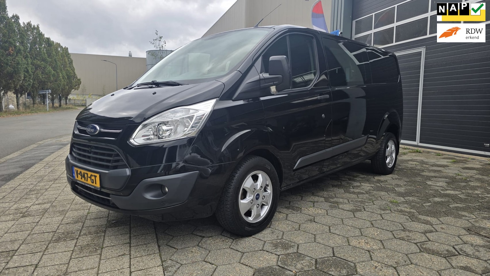 Ford Transit Custom - 310 2.0 TDCI L2H1 Trend DC/ APK / AIRCO / 6 persoons - AutoWereld.nl