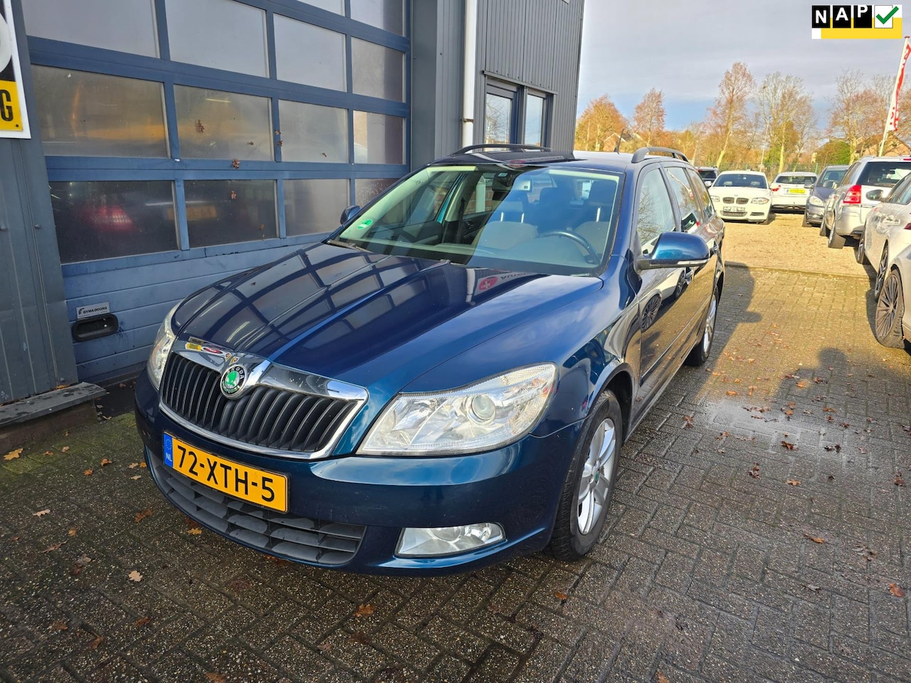 Skoda Octavia Combi - 2.0 TDI Ambition Businessline 2.0 TDI Ambition Business Line - AutoWereld.nl