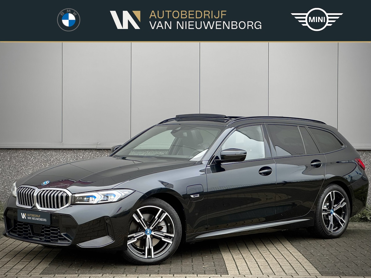 BMW 3-serie Touring - 330e M-Sport | Panoramadak | Harman Kardon | Adaptive Cruise | Adaptive LED | HUD | Camera - AutoWereld.nl