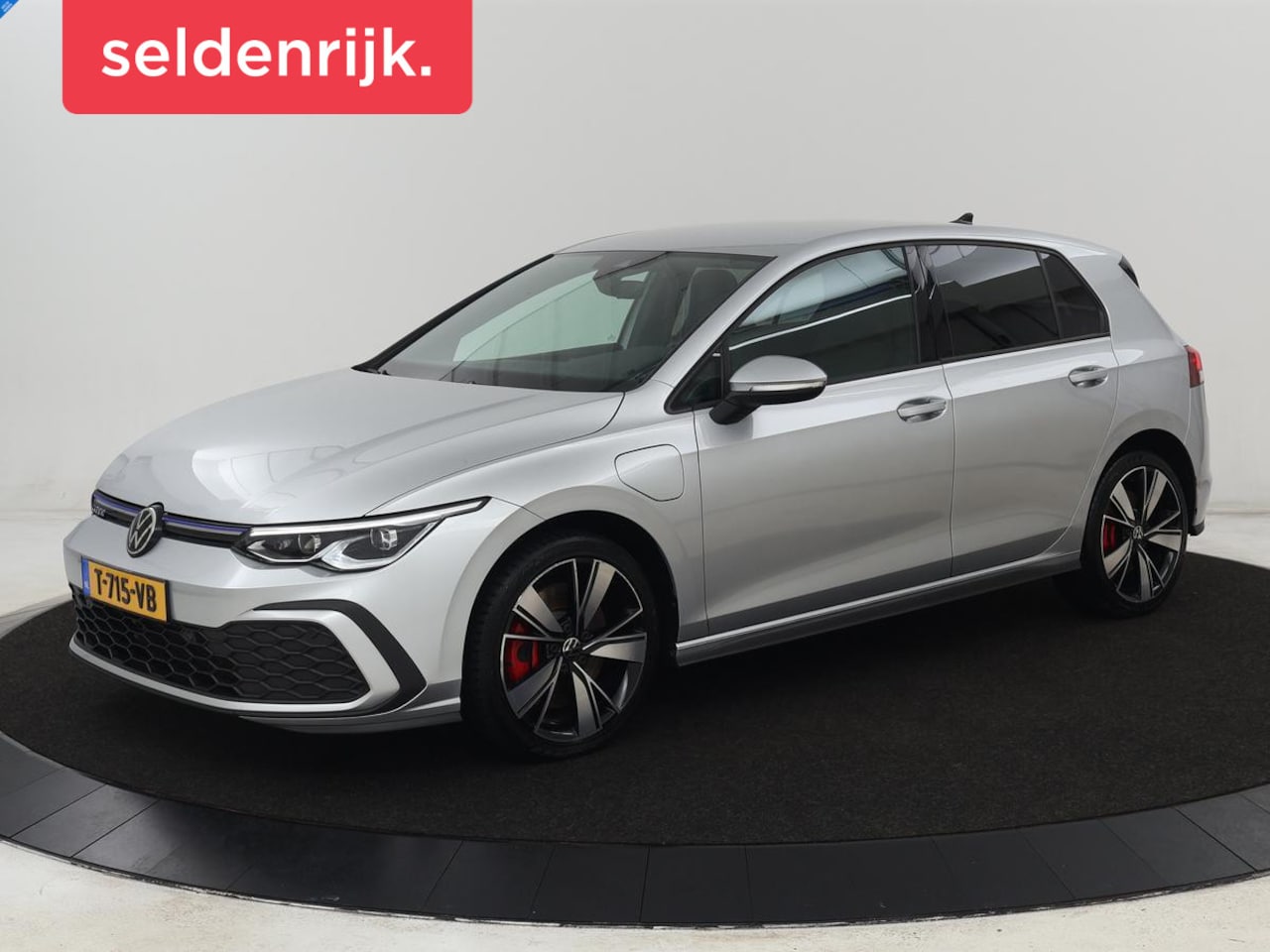 Volkswagen Golf - 1.4 eHybrid GTE | Stoelverarming | Trekhaak | Carplay | Adaptive cruise | 18'' | Sportstoe - AutoWereld.nl