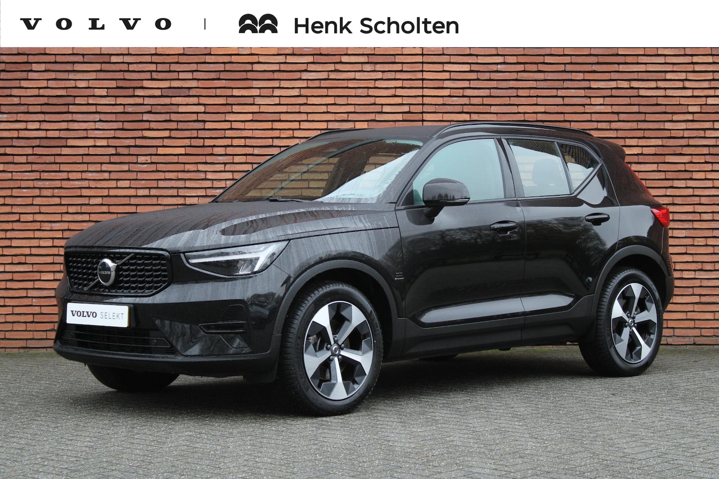 Volvo XC40 - B4 Plus Dark Trekhaak | Parkeercamera | Verwarmbare Voorstoelen | Apple Carplay/ Android A - AutoWereld.nl
