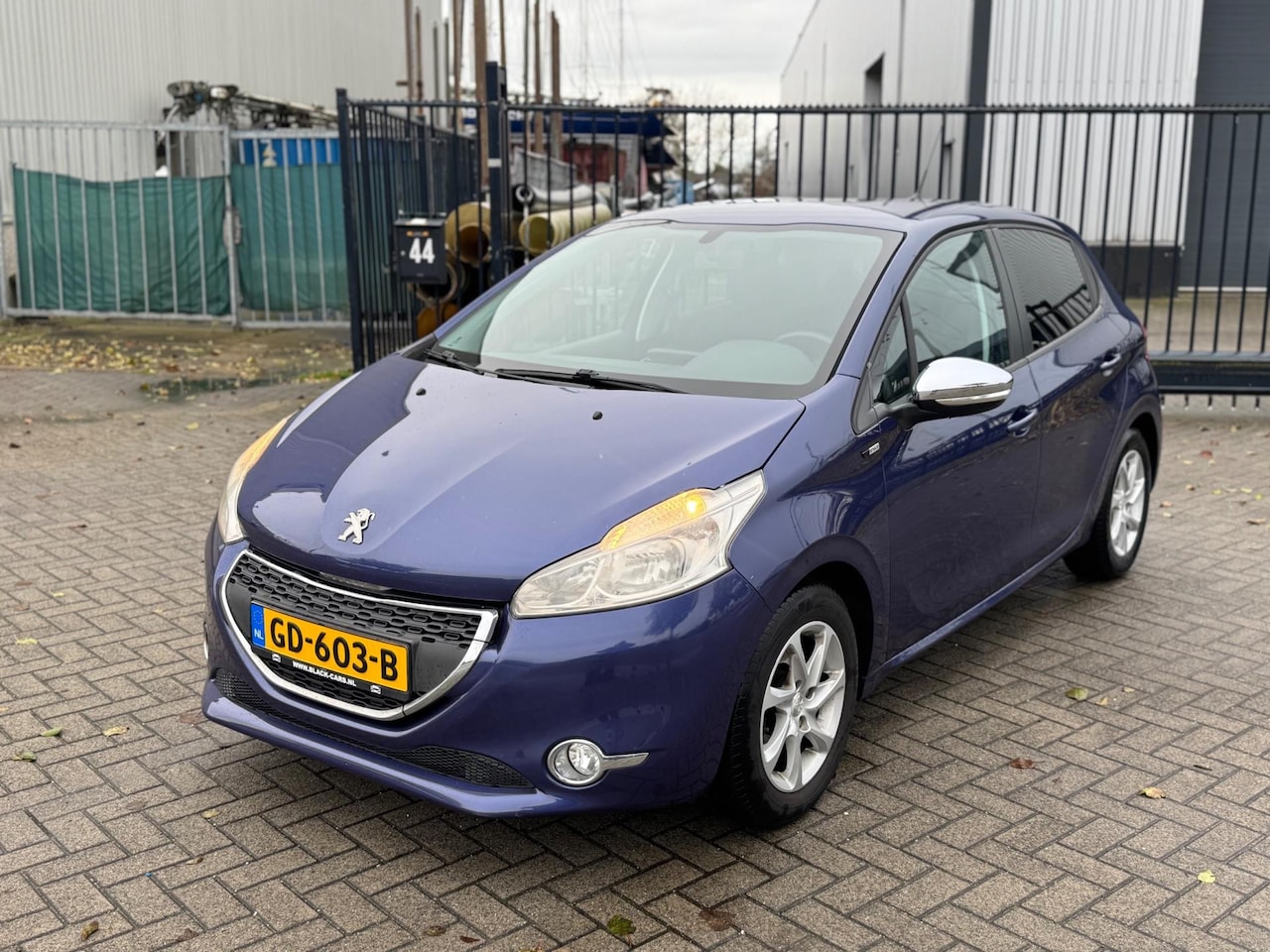 Peugeot 208 - 1.2 PureTech Style Navi Clima Elektrische Ramen - AutoWereld.nl