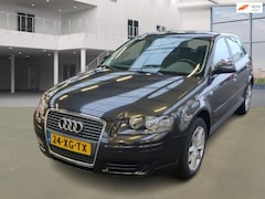 Audi A3 Sportback - 1.6 FSI Attraction CRUISE TREKHAAK 2 X SLEUTELS