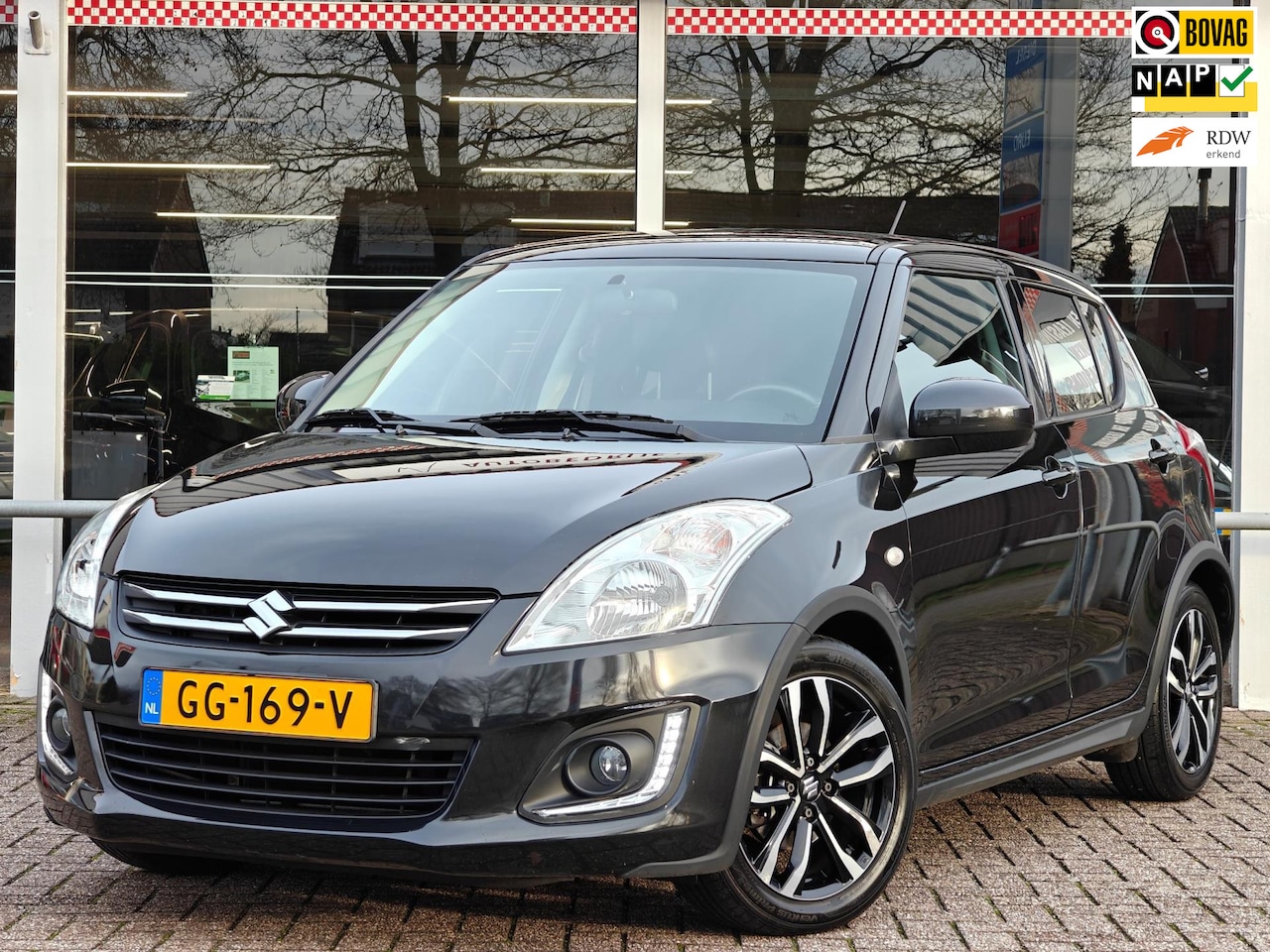 Suzuki Swift - 1.2 Style EASSS | 1e eigenaar | Bluetooth | Navigatie | Org. NL - AutoWereld.nl