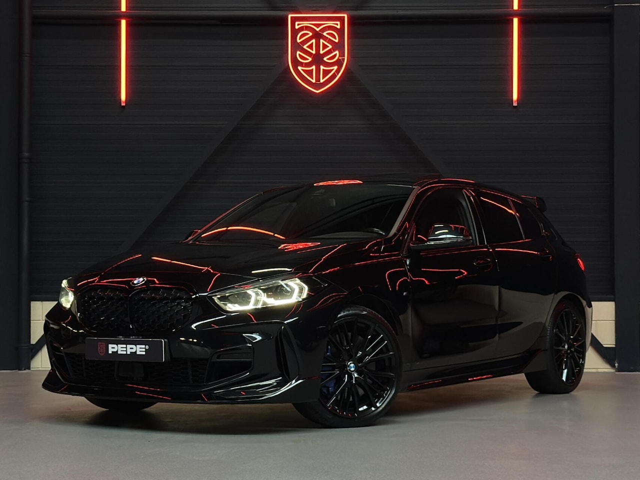 BMW 1-serie - 120i M Sport Pro|PANO|M-AEROKIT|LEDER - AutoWereld.nl