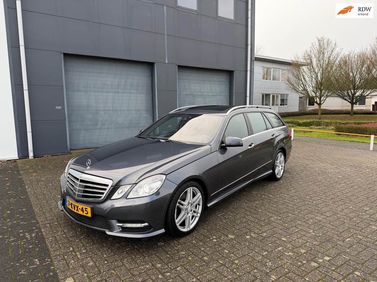 Mercedes-Benz E-klasse Estate - 300 CDI BlueTEC HYBRID Edition Sport AMG automaat 2012 schuifdak - AutoWereld.nl