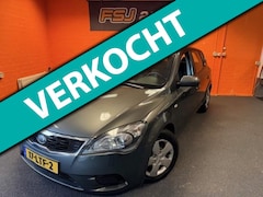 Kia Cee'd - 1.4 16V / 5 DEURS / X-TRA / DE LUXE / AIRCO