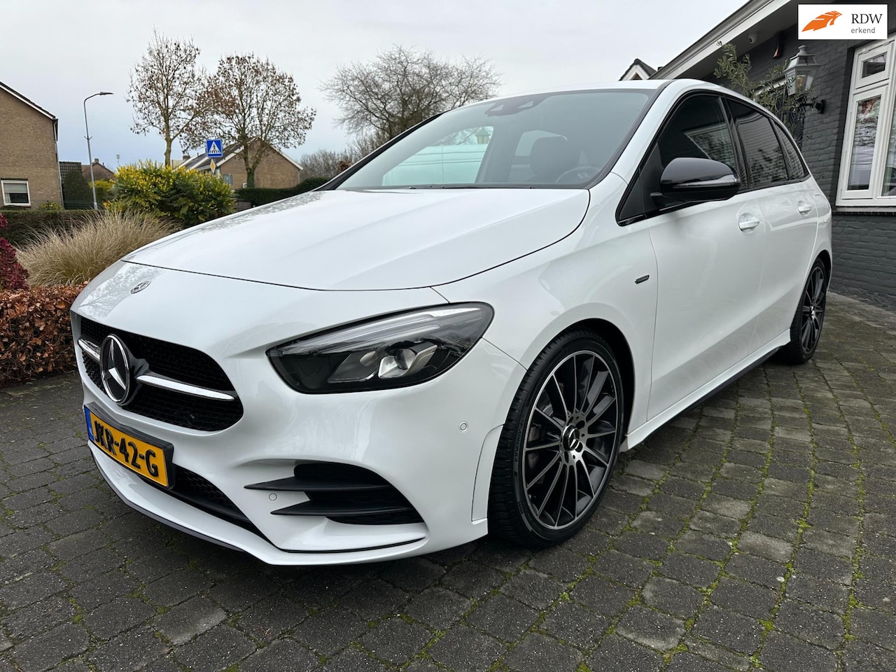 Mercedes-Benz B-klasse - 200 Business Solution AMG 200 Business Solution AMG, Edition, Sfeerverlichting - AutoWereld.nl