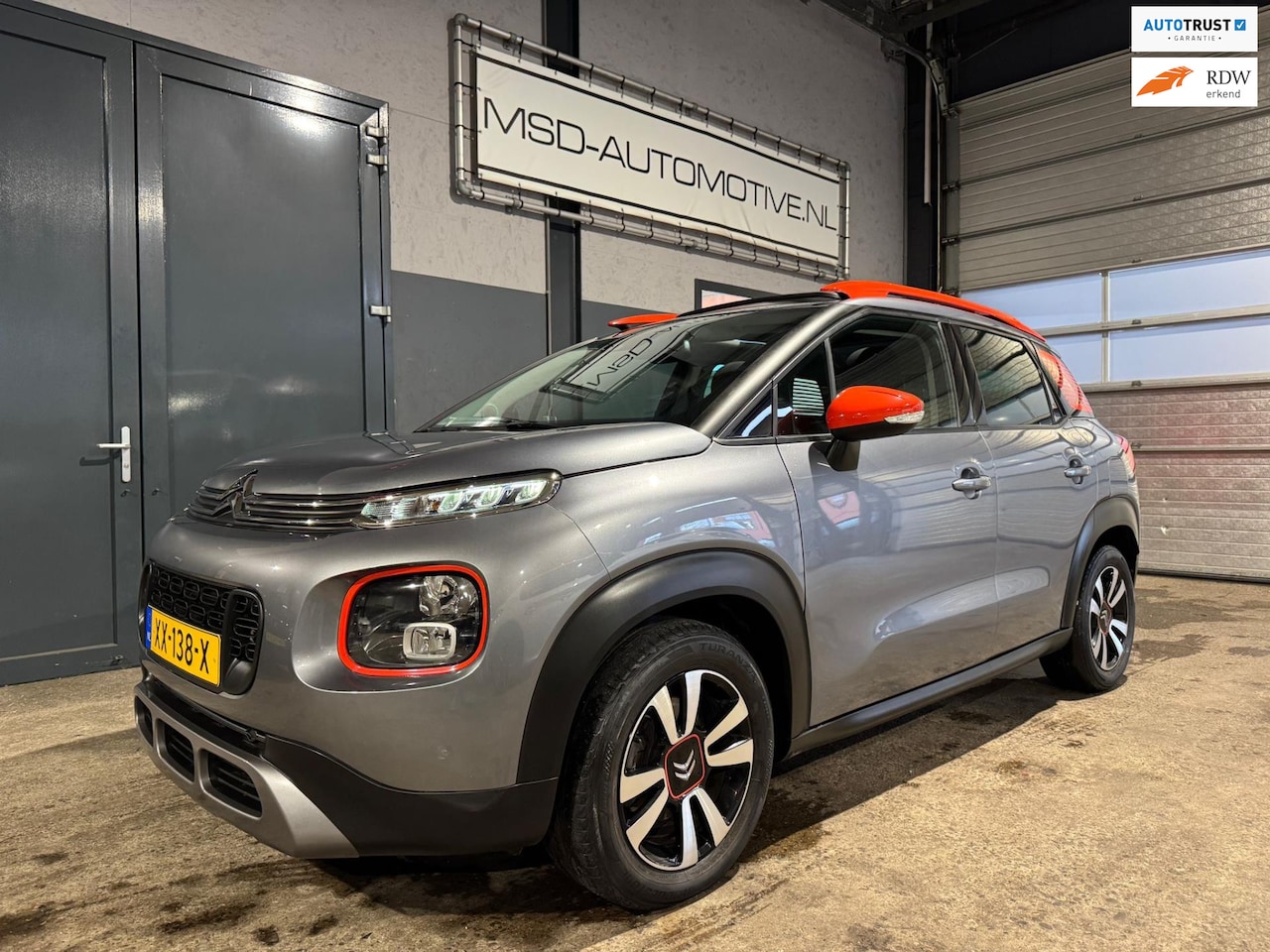 Citroën C3 Aircross - 1.2 PureTech S&S Shine Panoramadak Apple Carplay - AutoWereld.nl
