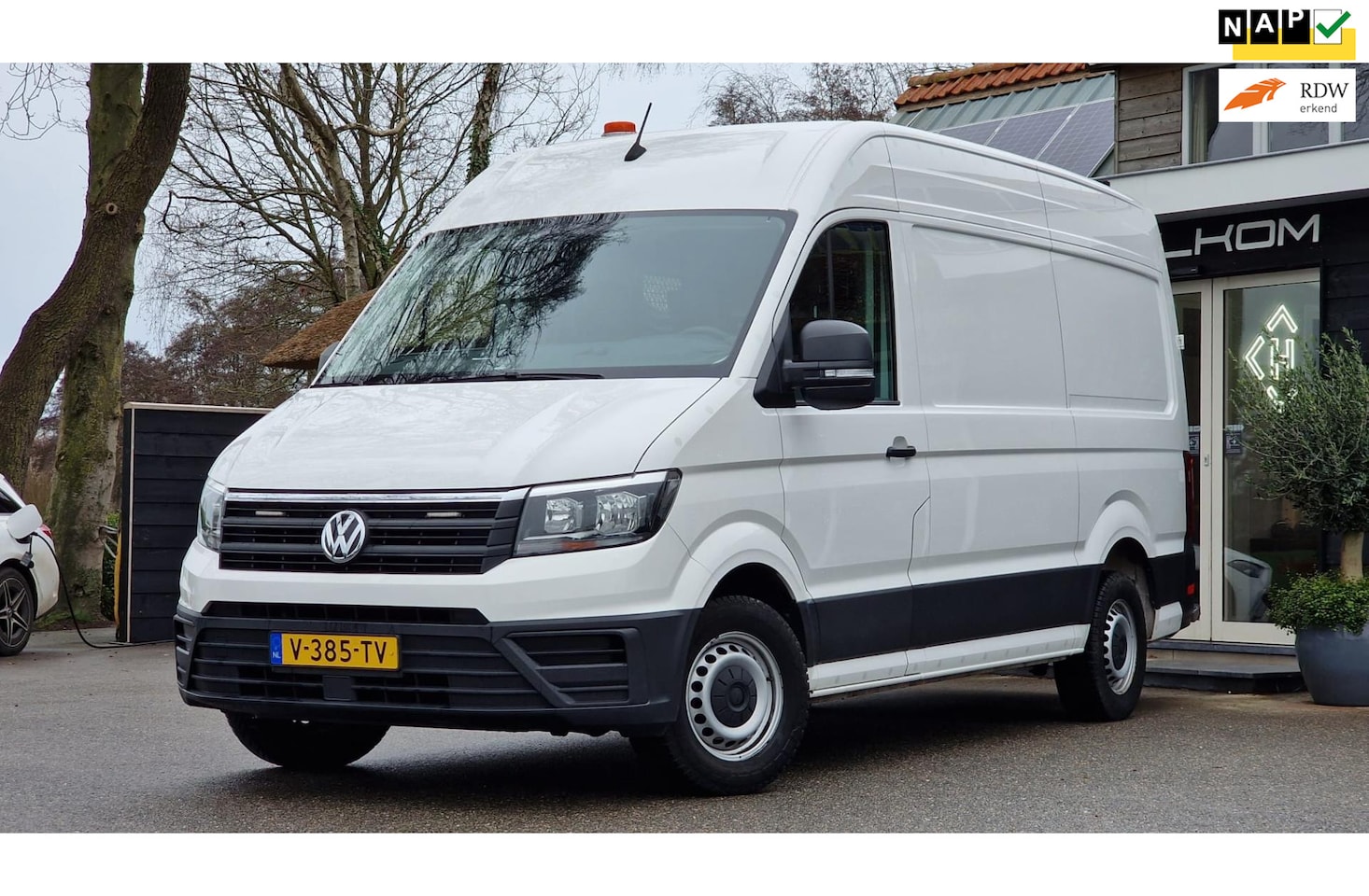 Volkswagen Crafter - 35 2.0 TDI 140PK L3H3 EL Euro 6 Trekhaak I Cruise I Airco I Zwaailampen I Goed onderhouden - AutoWereld.nl
