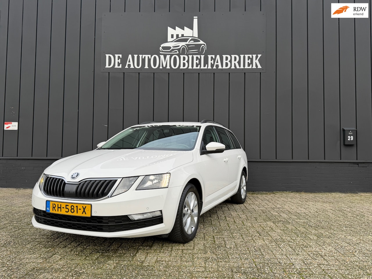 Skoda Octavia Combi - Skoda Octavia, Combi 1.0 TSI Greentech Ambition Business - AutoWereld.nl