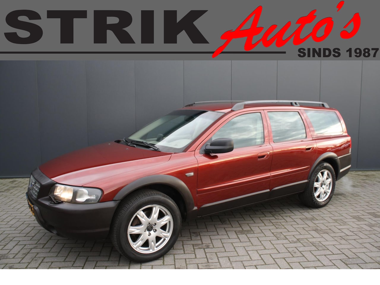 Volvo V70 Cross Country - 2.4 T Comfort Line AUTOMAAT - KOPPAKKING DEFECT - AutoWereld.nl
