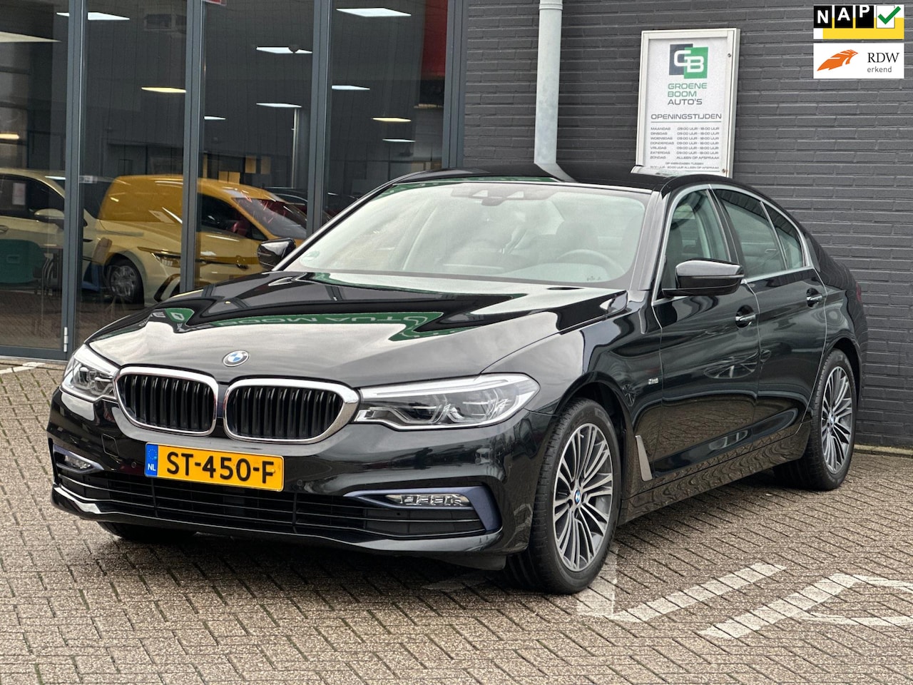 BMW 5-serie - 520i Corporate Lease High Executive/LEDER/CAMERA/NAVI/NL-AUTO NAP!! - AutoWereld.nl