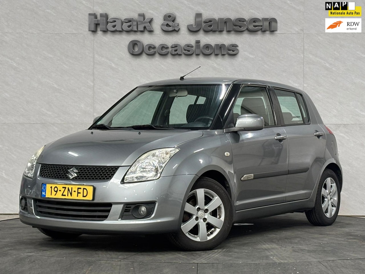 Suzuki Swift - 1.3 Exclusive Automaat Nieuwe koppeling - AutoWereld.nl