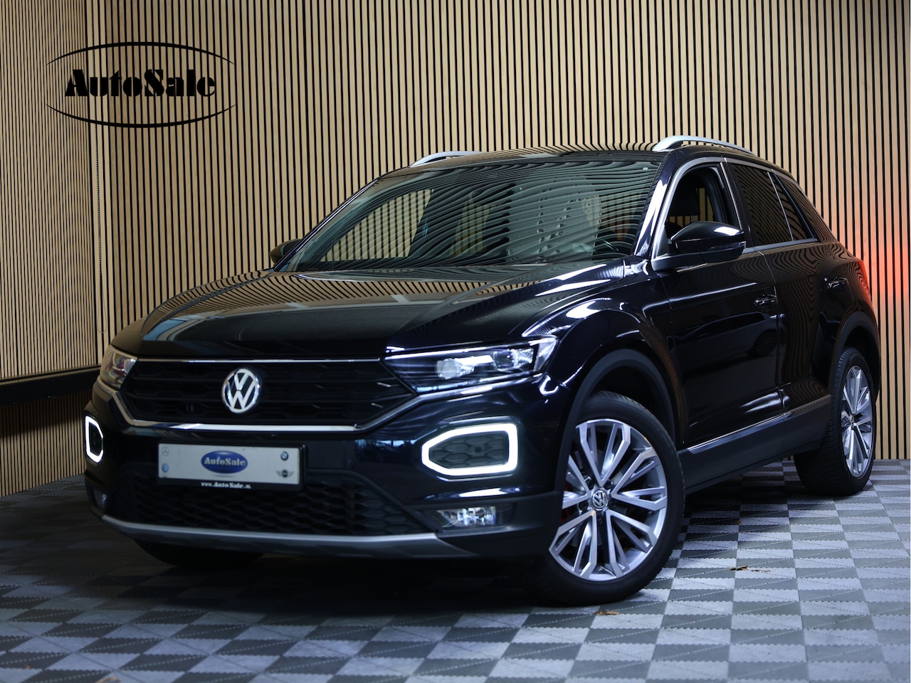 Volkswagen T-Roc - 1.5 TSI Sport DSG VIRTUAL ACC CARPLAY DAB SFEER CAMERA STOELVW '19 - AutoWereld.nl
