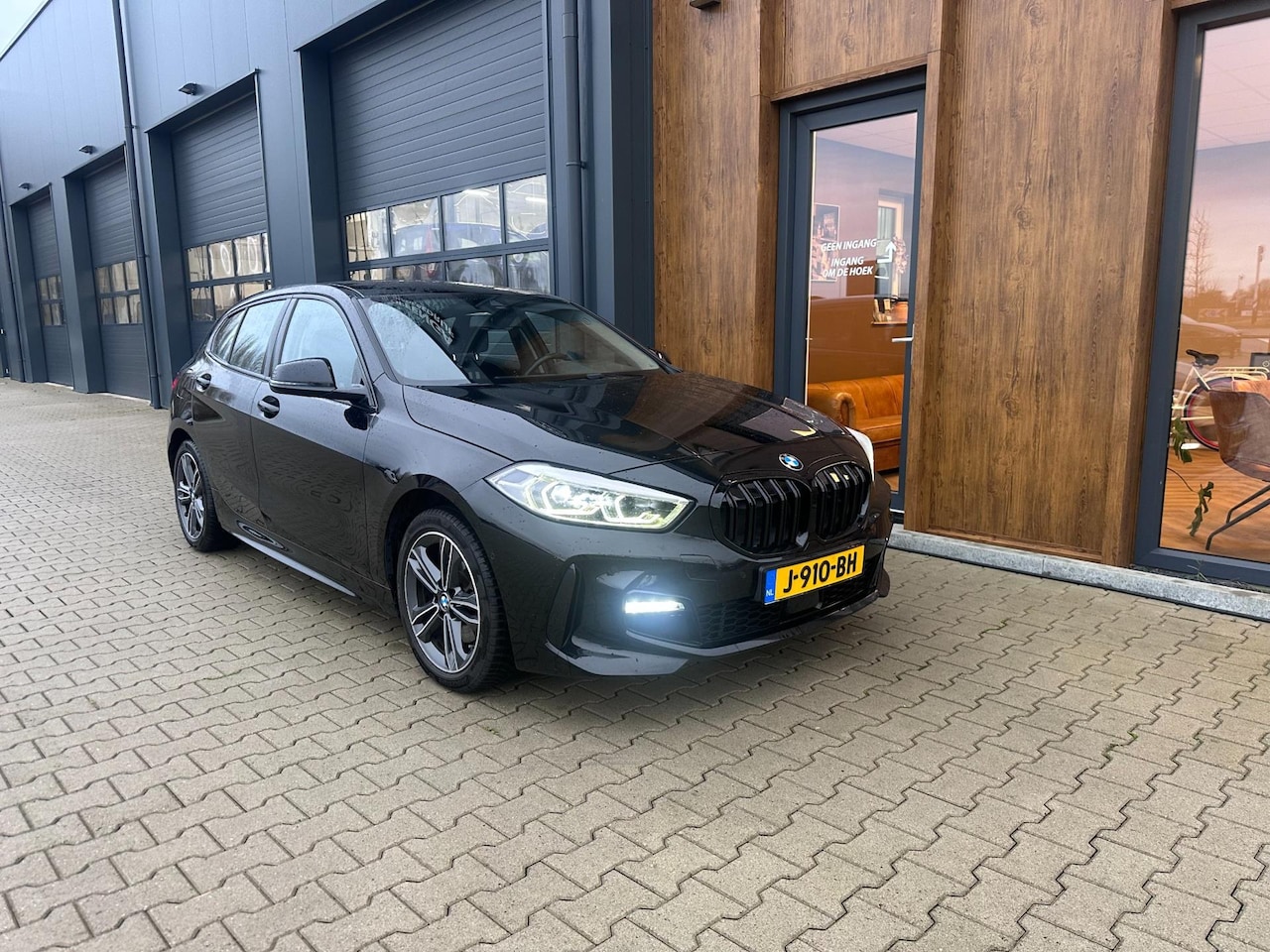 BMW 1-serie - 118i Executive Edition m-pakket , automaat - AutoWereld.nl