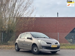 Renault Clio - 1.6-16V Dynamique Luxe | Nieuwe APK | Automaat | Lage Km NAP | Volledig onderhouden | Airc