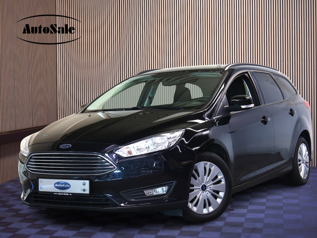 Ford Focus Wagon - 1.0 EcoBoost Titanium AUT NAV BT STOELVW PDC CRUISE '18 - AutoWereld.nl