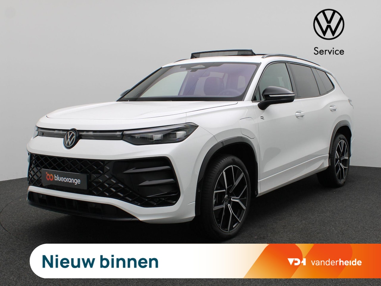 Volkswagen Tayron - 1.5 eHybrid R-Line Edition 272PK DSG Pano-Schuifdak, Trekhaak, Black Style, Lederen Bekled - AutoWereld.nl