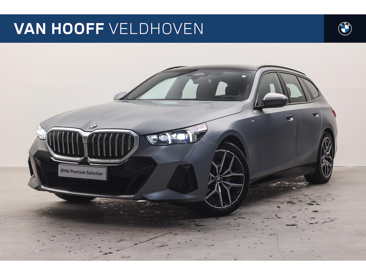 BMW 5-serie Touring - 520i High Executive M Sport Automaat / Panoramadak / Trekhaak / Comfort Access / Adaptieve - AutoWereld.nl