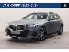 BMW 5-serie Touring - 520i High Executive M Sport Automaat / Panoramadak / Trekhaak / Comfort Access / Adaptieve