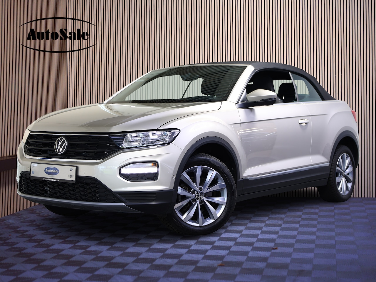 Volkswagen T-Roc Cabrio - 1.5 TSI R-Line DSG NAVI PDC ACC Park+Side Ass. '21 - AutoWereld.nl