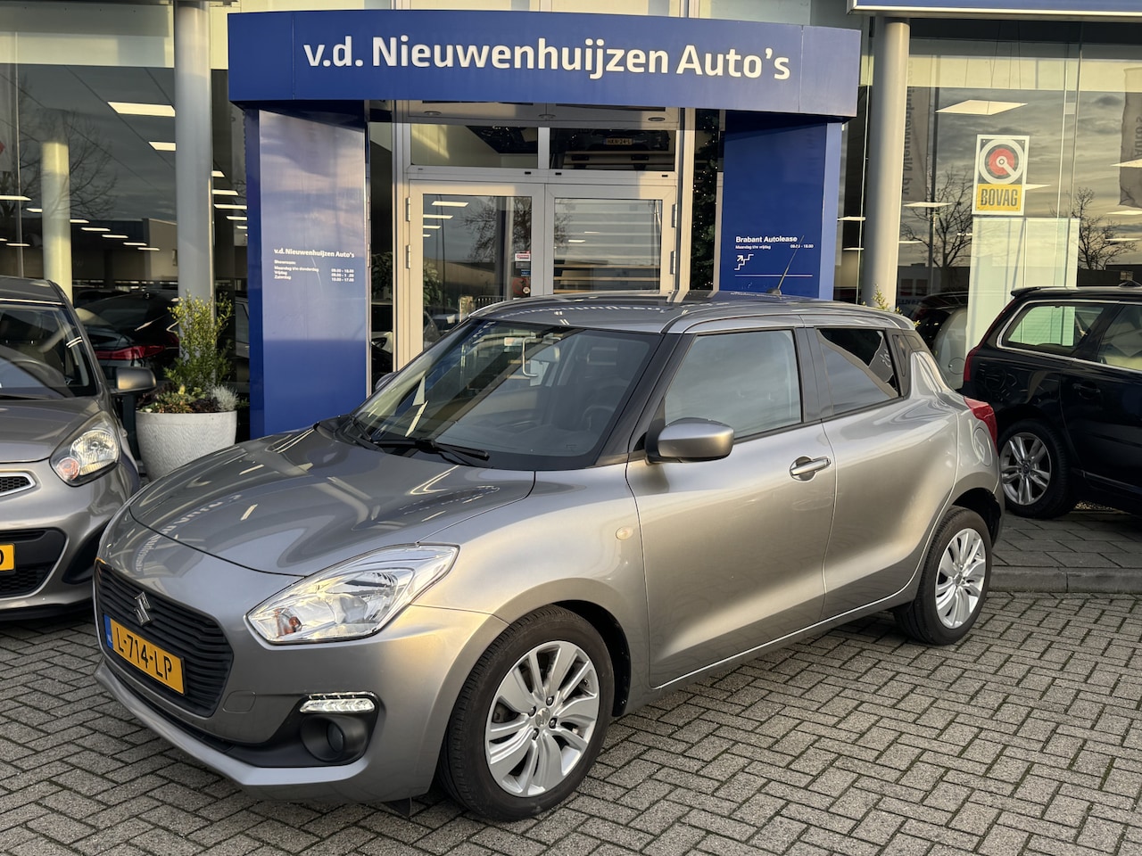 Suzuki Swift - 1.2 Select Smart Hybrid Navigatie | Camera | TOT 17-06-2031 FABRIEKS-GARANTIE !! /tot 150. - AutoWereld.nl
