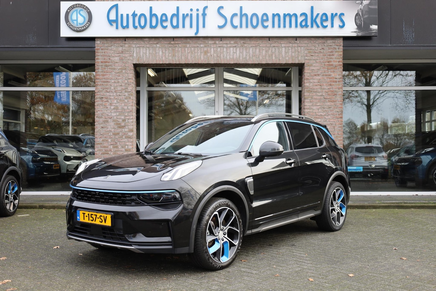 Lynk & Co 01 - 1.5 261PK! MY23 ZWARTE-HEMEL ROLHOES MY23 360-CAMERA PANO/SCHUIF INFINITY DAB NAVI CARPLAY - AutoWereld.nl