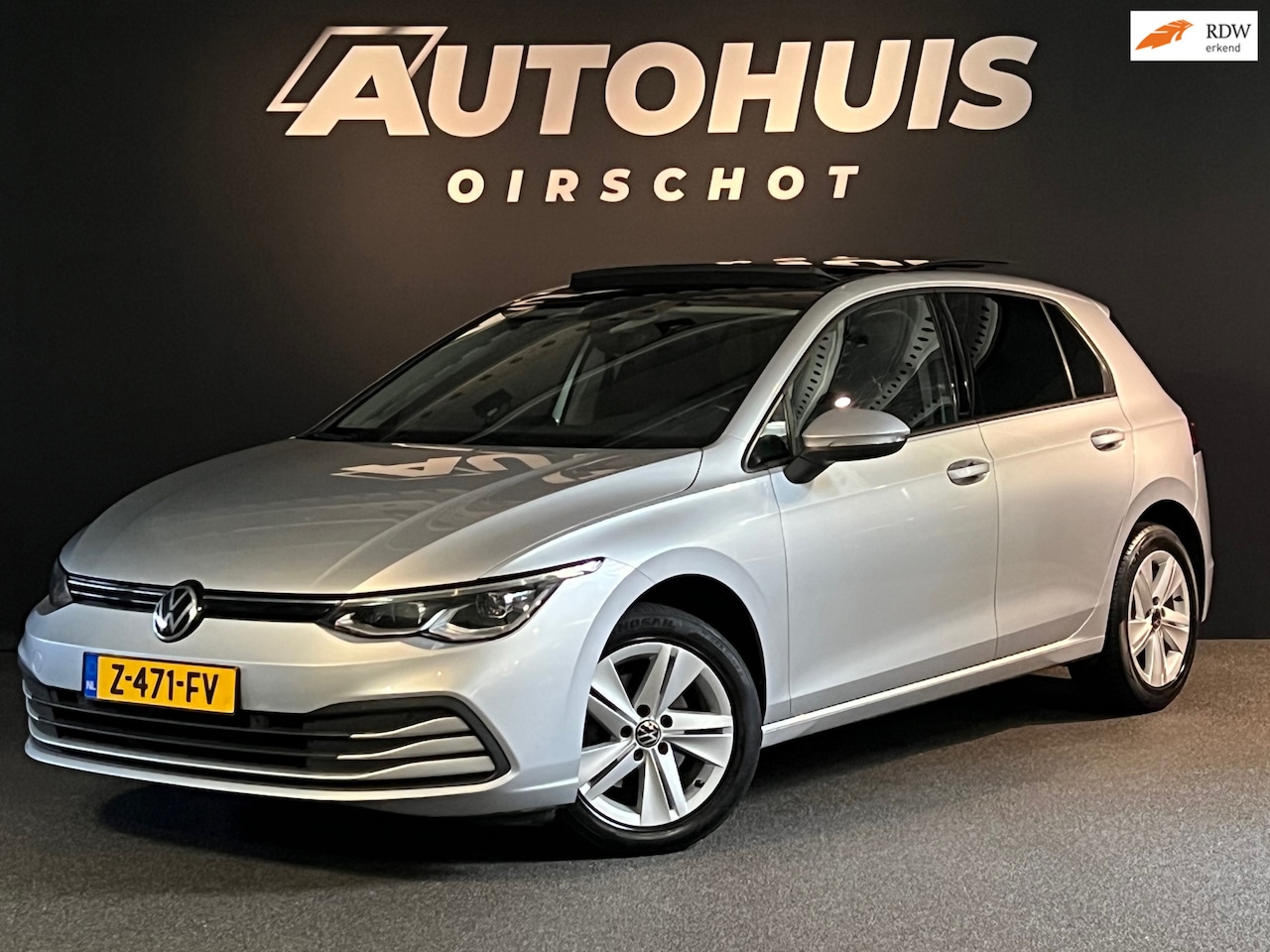 Volkswagen Golf - 2.0 TDI Style Pano/ VirtualCockpit/ Stuurverwarming/ IQ LED/ACC/ Memoryseat/ Ambient/ Carp - AutoWereld.nl