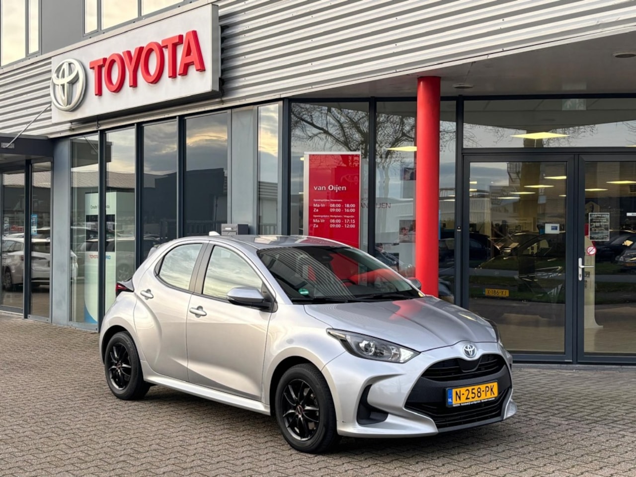 Toyota Yaris - 1.5 Hyb. Active | Climate | A. camera | Lichtmetalen velgen | Ad - AutoWereld.nl