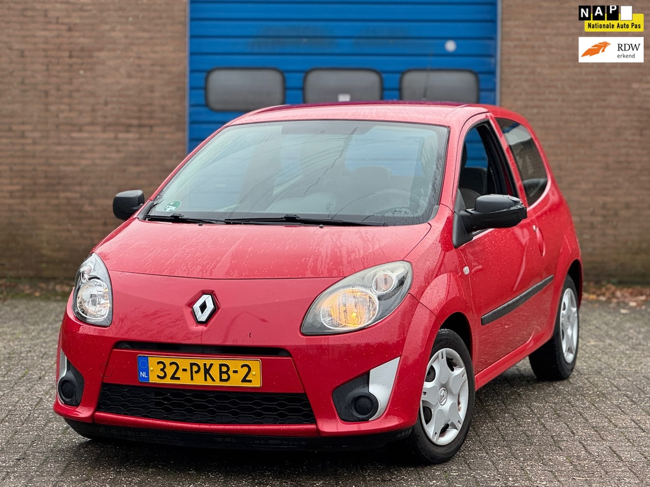 Renault Twingo - 1.2-16V Authentique Nw Model 2011 Rood - AutoWereld.nl