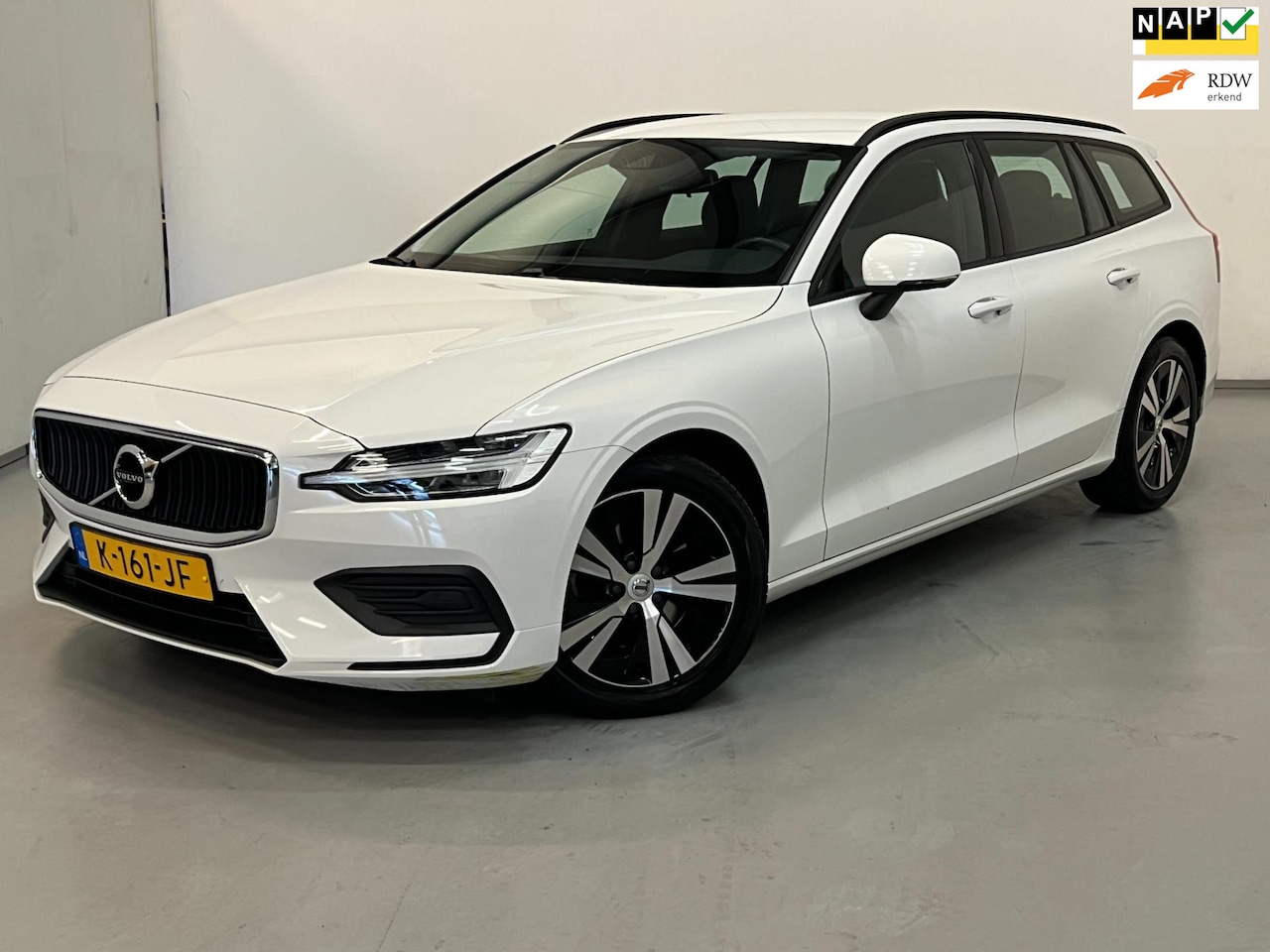 Volvo V60 - 2.0 B3 / NL-auto / BTW / Stoel + Stuurverwarming - AutoWereld.nl