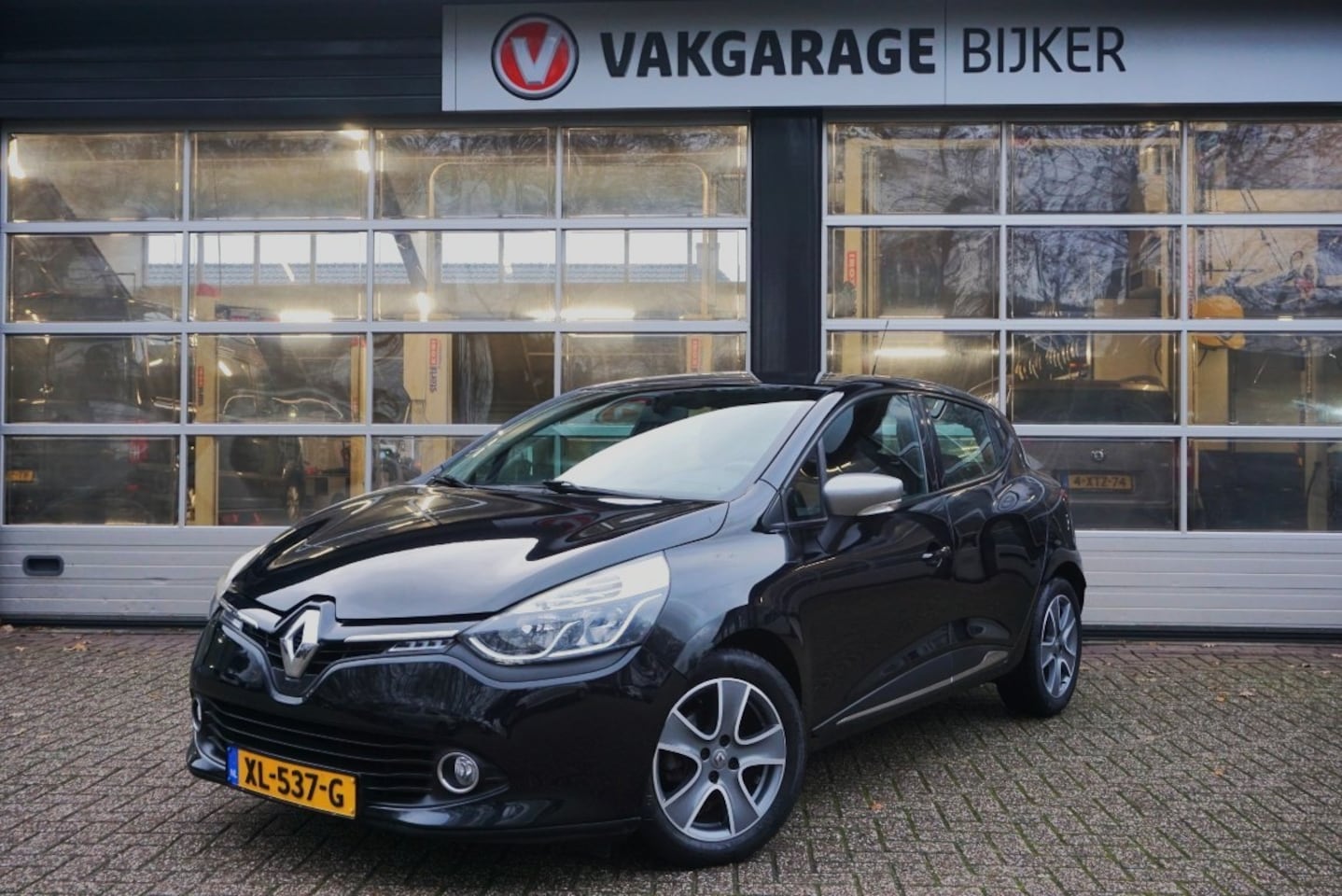 Renault Clio - 1.2 Expression met Trekhaak - AutoWereld.nl