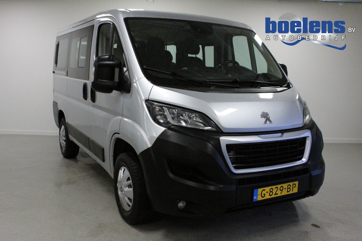 Peugeot Boxer - 330 2.2 BlueHDI L1H1 Premium Pack | 9PERS | STANDKACHEL | DAB-RADIO | CRUISE | PDC-A | SCH - AutoWereld.nl