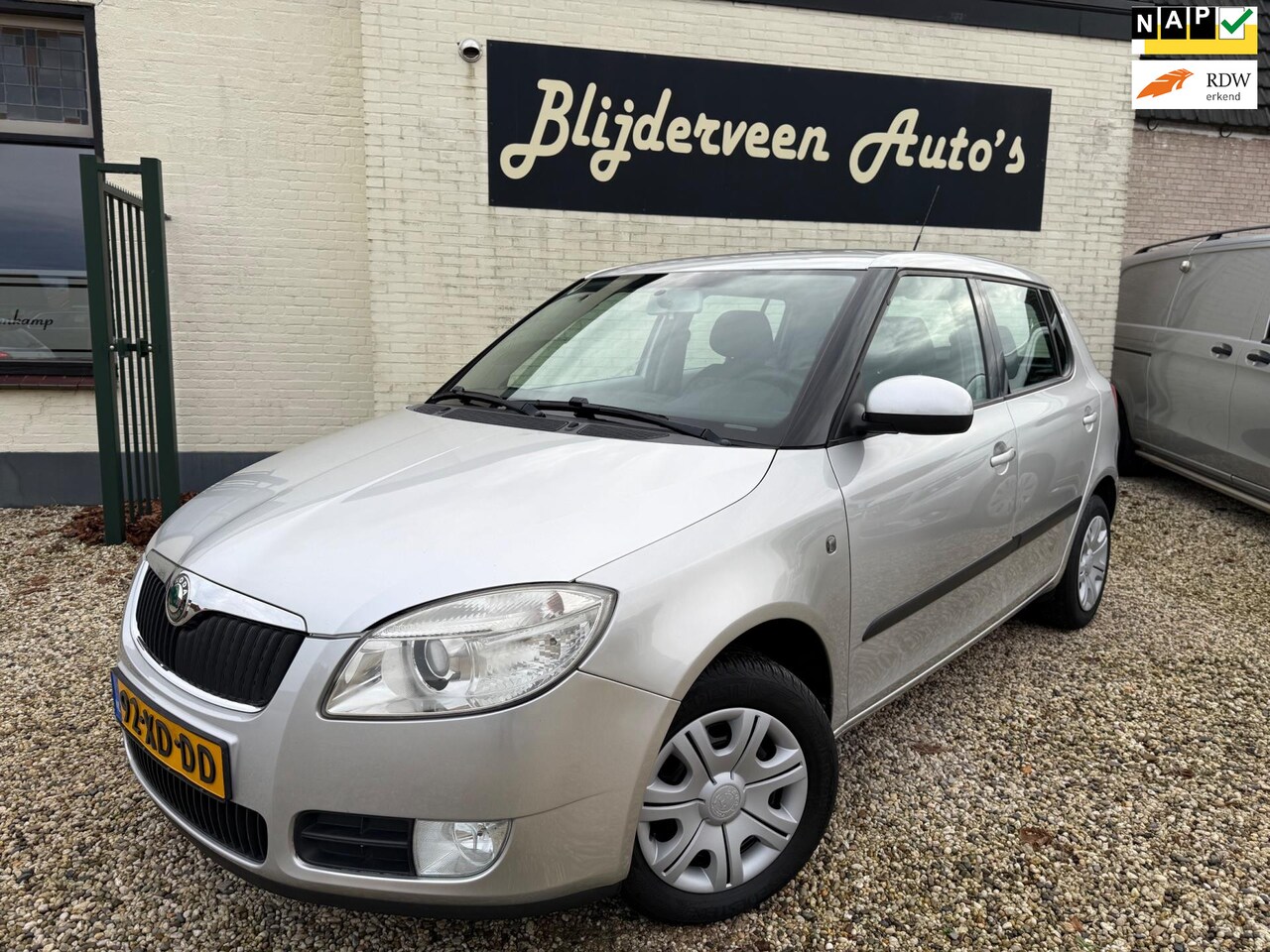 Skoda Fabia - 1.4-16V Ambiente 5Deurs | Airco | Cruise Control | Compleet Onderhoud - AutoWereld.nl