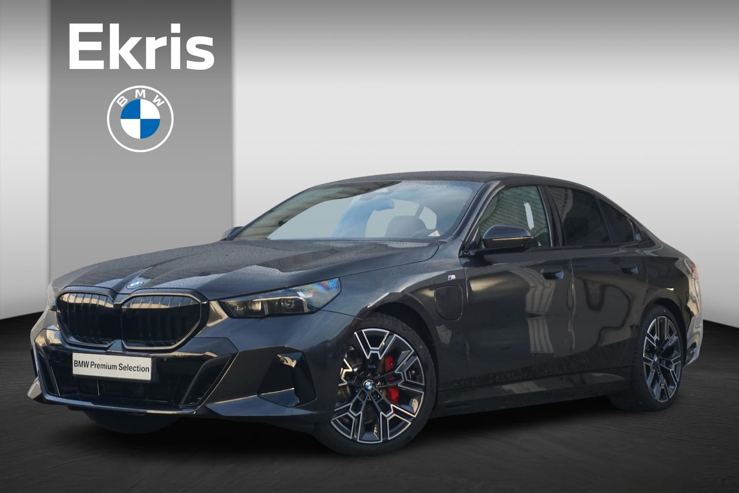 BMW 5-serie Touring - 530e M Sportpakket Pro 20'' / Harman Kardon / Comfortstoelen met stoelventilatie / Driving - AutoWereld.nl