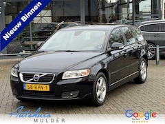 Volvo V50 - 2.0 Sport Climate control/Cruise/Trekhaak/Navigatie APK 05-12-2026