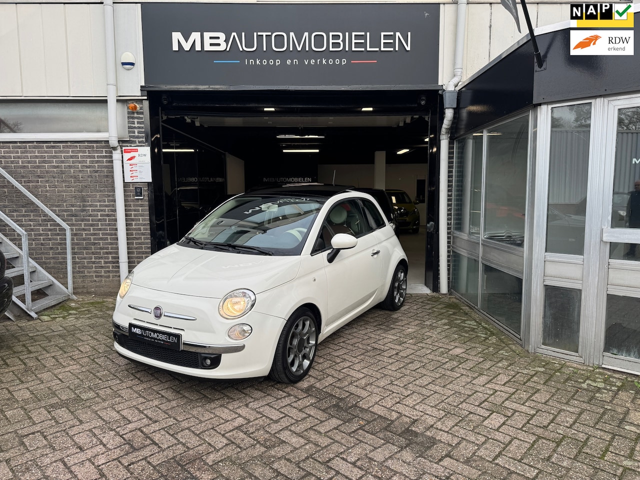 Fiat 500 - 0.9 TwinAir Lounge/Panoramadak/NAP/Automaat/APK!! - AutoWereld.nl