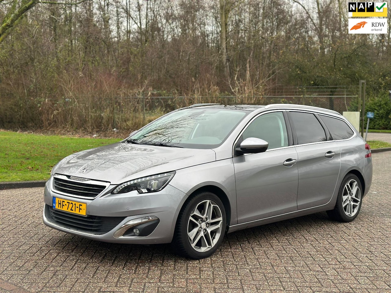 Peugeot 308 SW - 1.2 PureTech Blue Lease Premium/AIRCO/CRUISEPANO//NAVI/ACHTERUITRIJ CAMERA/PARKEERSENS VOO - AutoWereld.nl