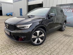 Volvo XC40 - 1.5 T4 Plug-in hybrid Ultimate Dark / Pano / Stoel en Stuurverw. / Navi / Keyless